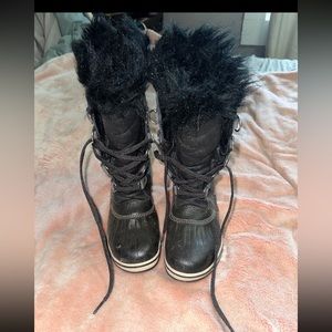 - Sorel Tofino ll Faux Fur Lined waterproof boots
